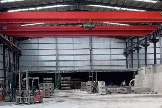 多臺鋼絲繩電動葫蘆起重機同時吊裝產生傾斜的原因