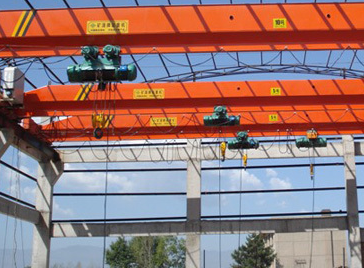 旋轉吊機梁上是否能同時掛兩臺cd1鋼絲繩電動葫蘆